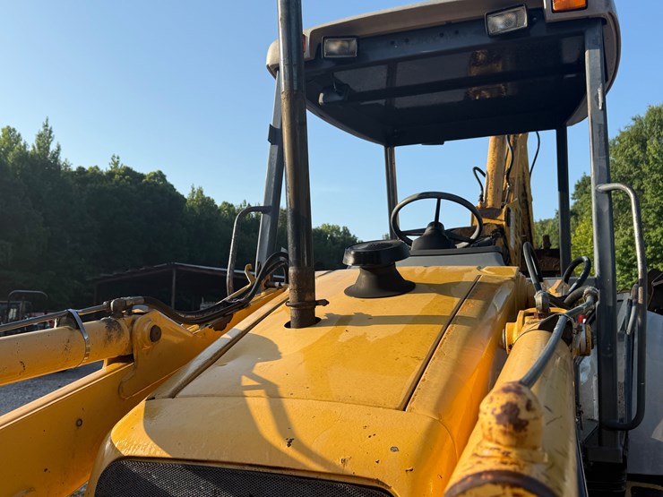 new-holland-555e-image-51