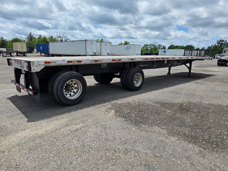 2015-great-dane-48'-x-102"-image-37