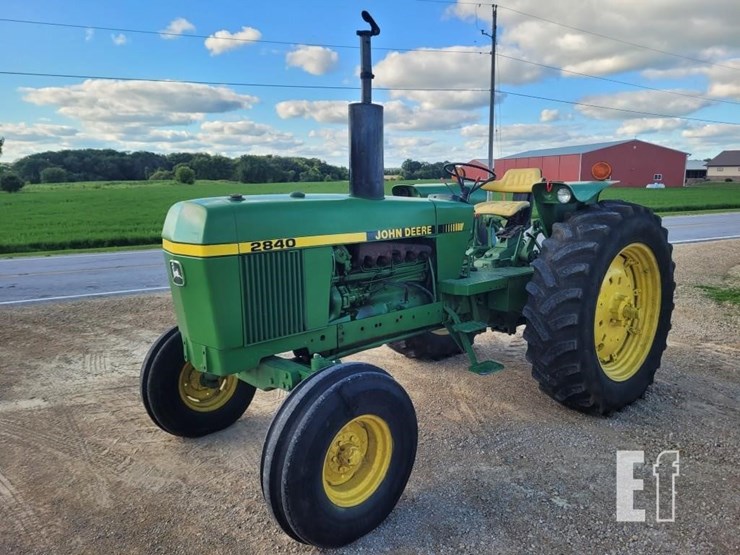 john-deere-2840-image-1