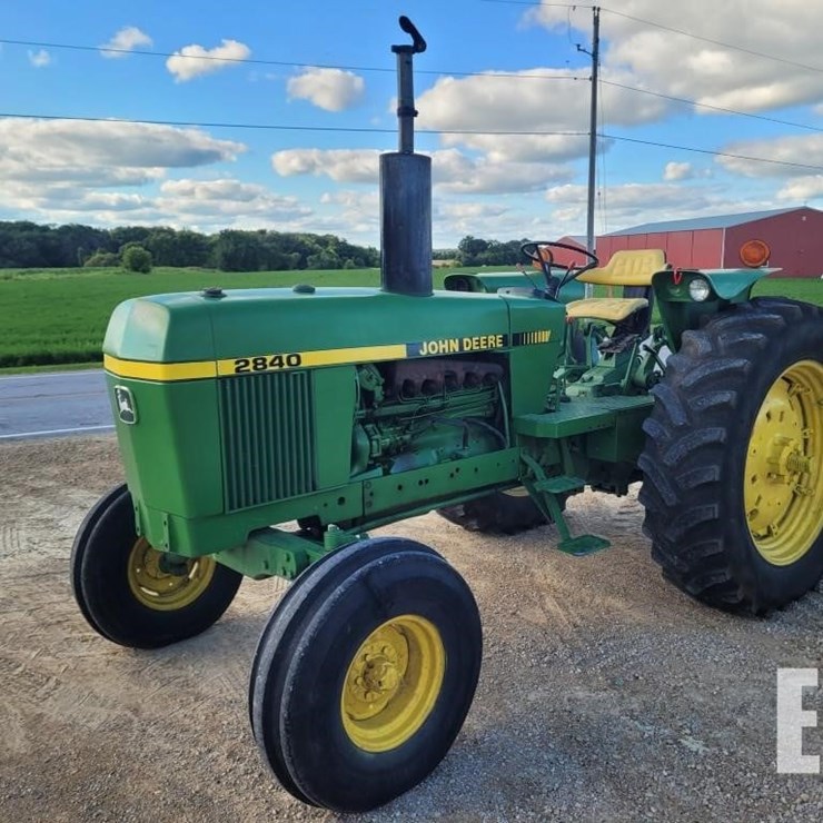 JOHN DEERE 2840