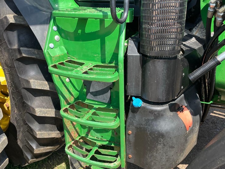 2014-john-deere-6210r-image-40