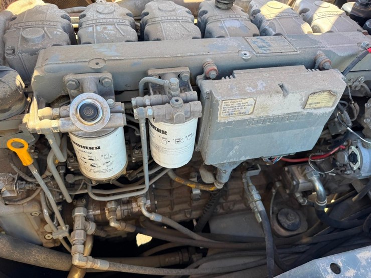 2011-liebherr-l586-image-16
