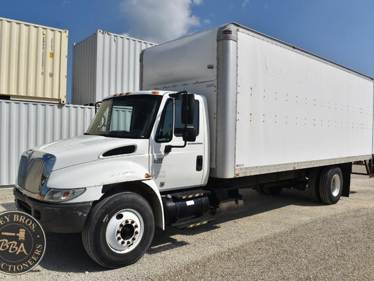 2006-international-durastar-4300-image-3