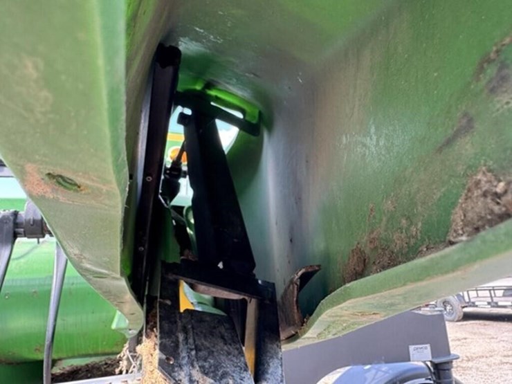 2005-john-deere-620f-image-23