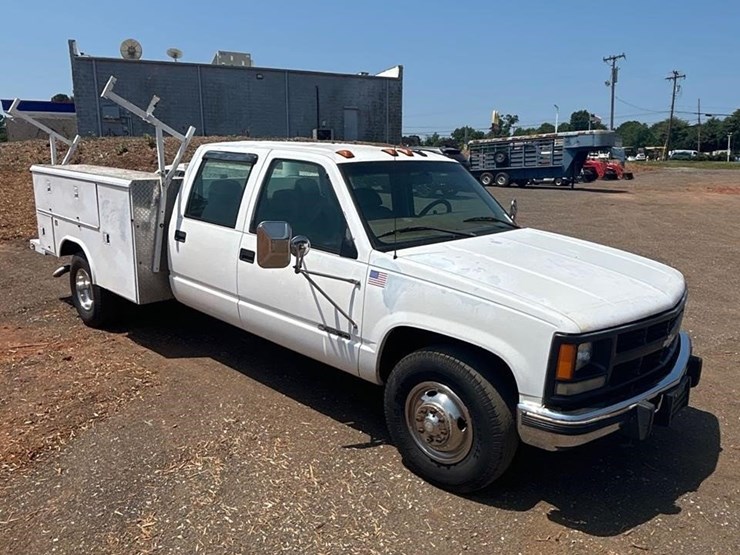 1999-chevrolet-3500-image-2
