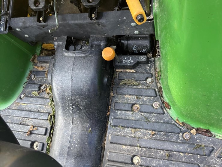 john-deere-3032e-image-8