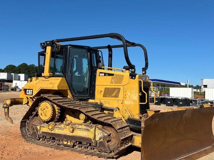 2018-caterpillar-d6n-xl-image-1
