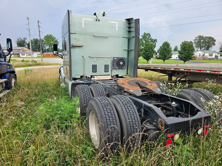 2016-peterbilt-579-image-9