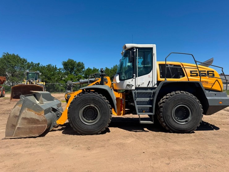 2021-liebherr-l556-image-2