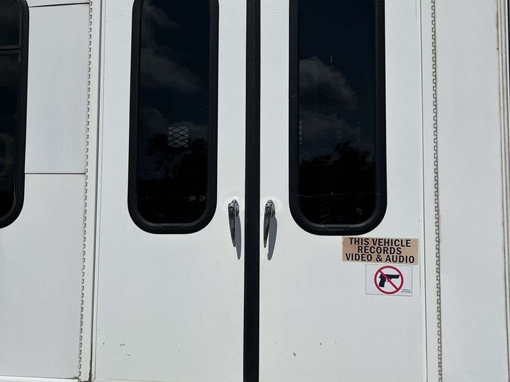 2014-ford-e450-image-4