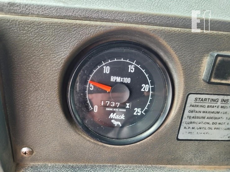 1990-mack-rb690s-image-27