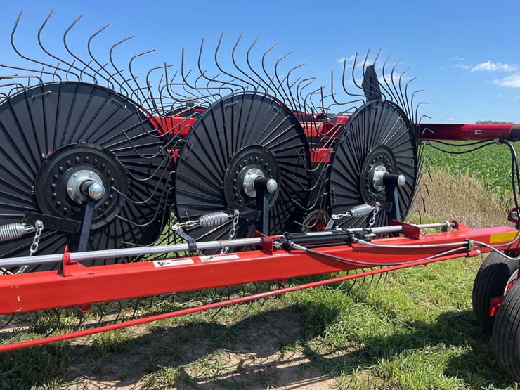 2023-h&s-14-wheel-v-rake-1-owner-image-14