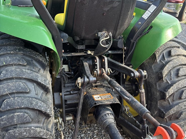 john-deere-3032e-image-4