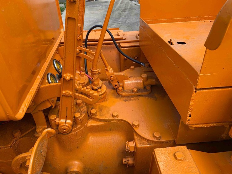 oliver-ag-6h-ag-crawler-image-19