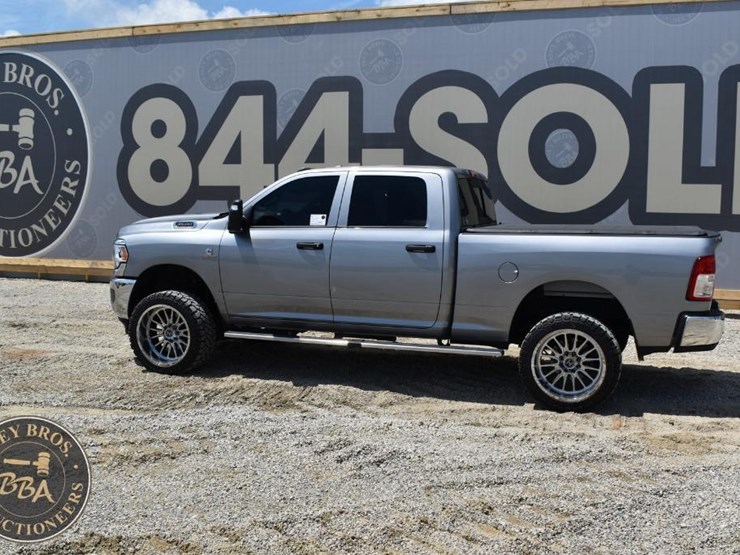 2024-ram-3500-hd-image-13