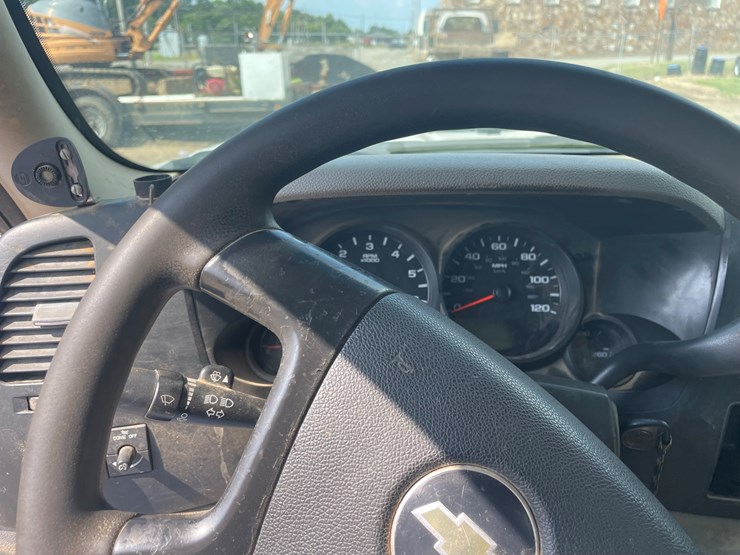 2009-chevrolet-1500-image-24