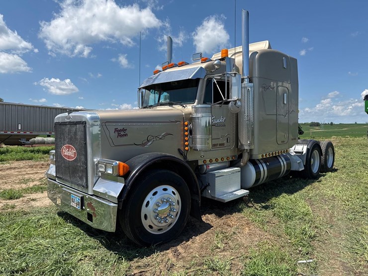1999-peterbilt-379-image-2