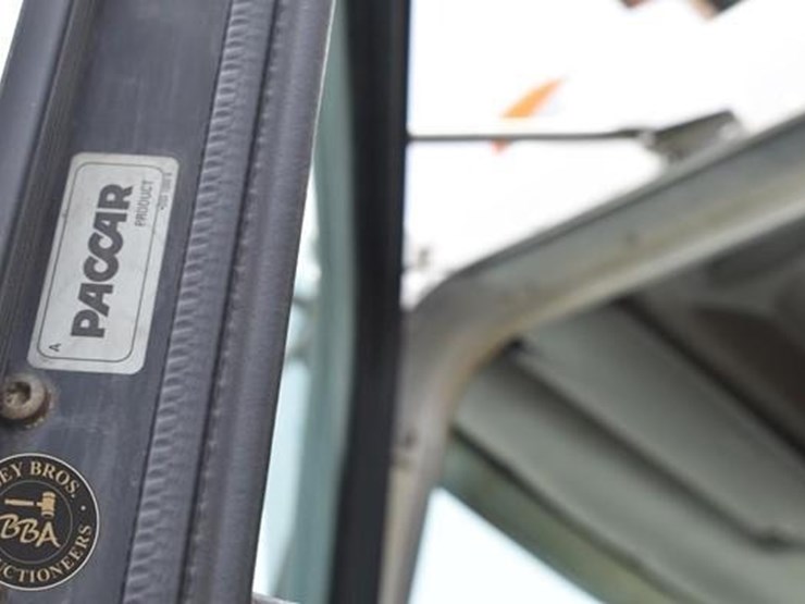 2008-kenworth-t300-image-85