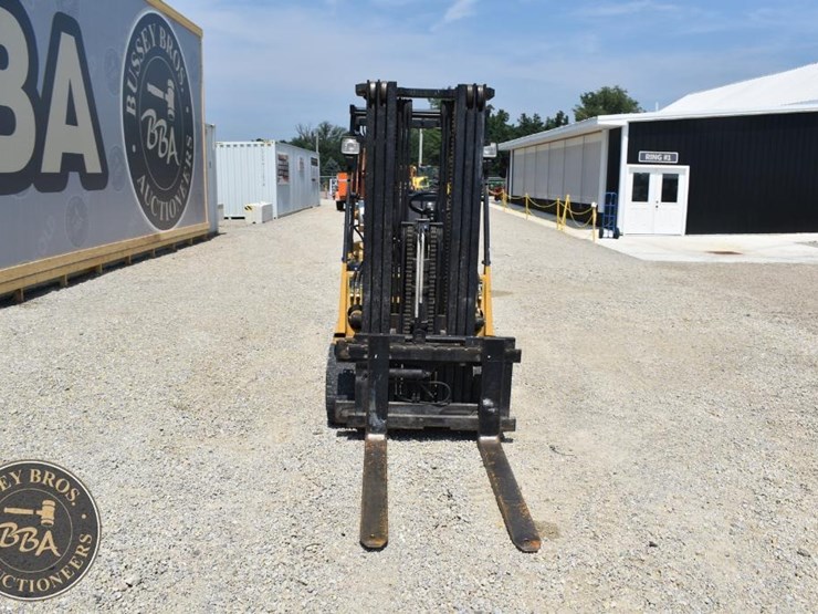 1996-caterpillar-gc30-image-17