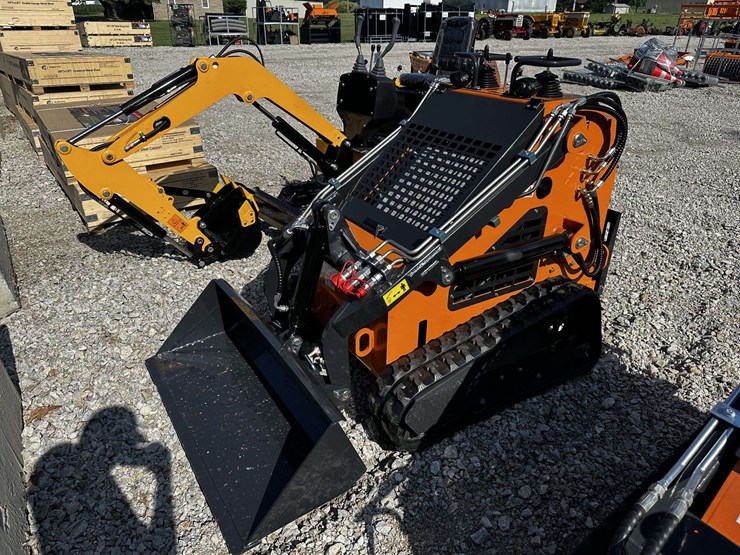 mini-skid-steer-image-9