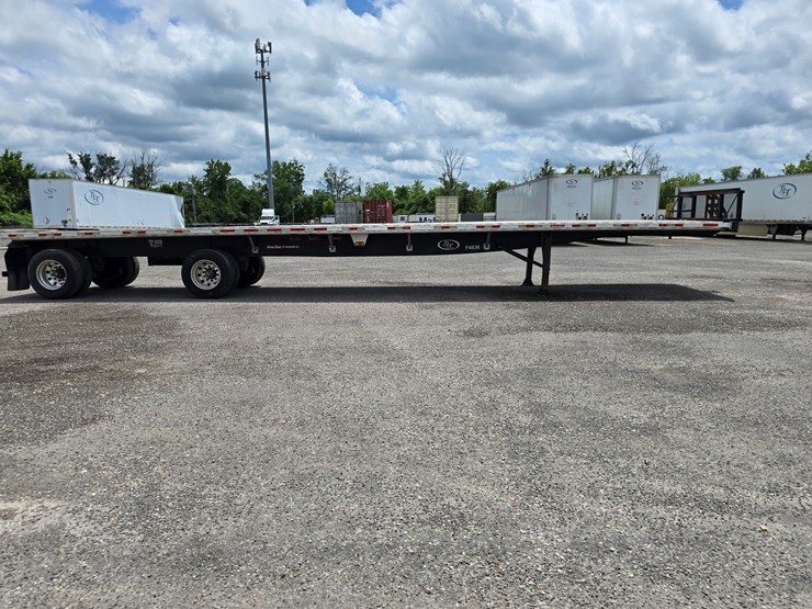2015-great-dane-48'-x-102"-image-48