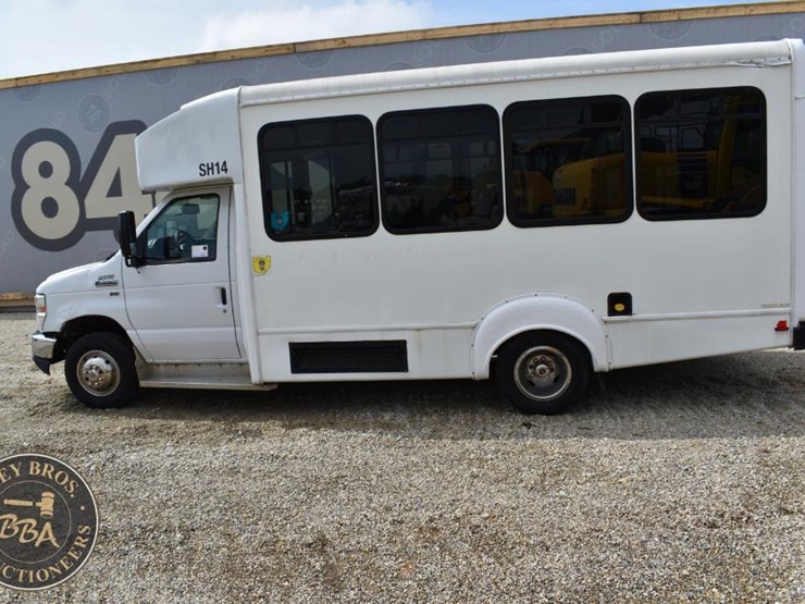 2014-ford-e350-image-7