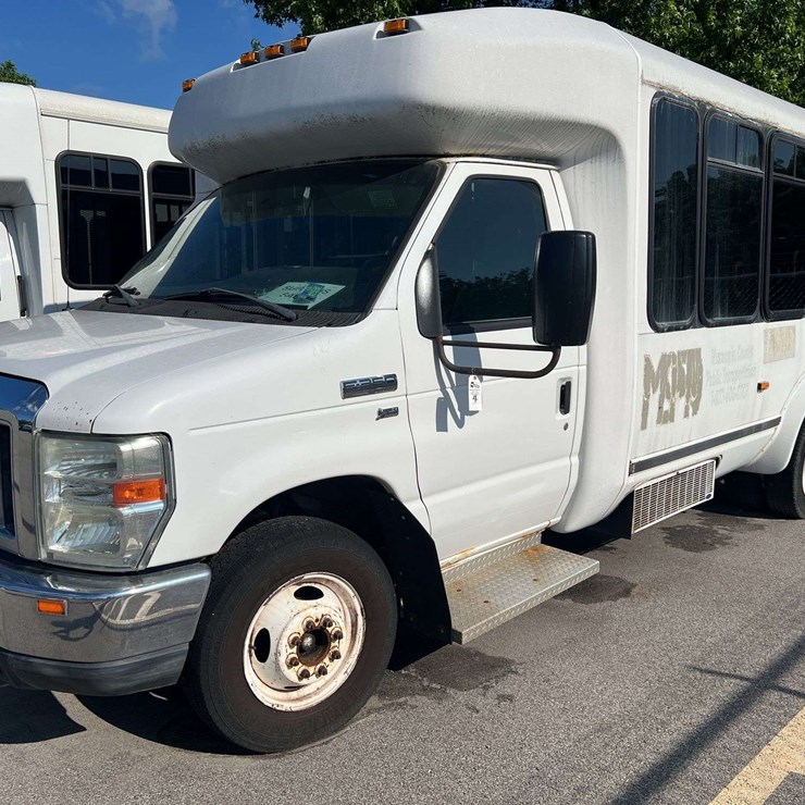 2011 FORD E350