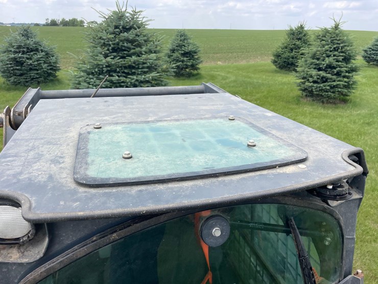 2019-deere-318g-image-33