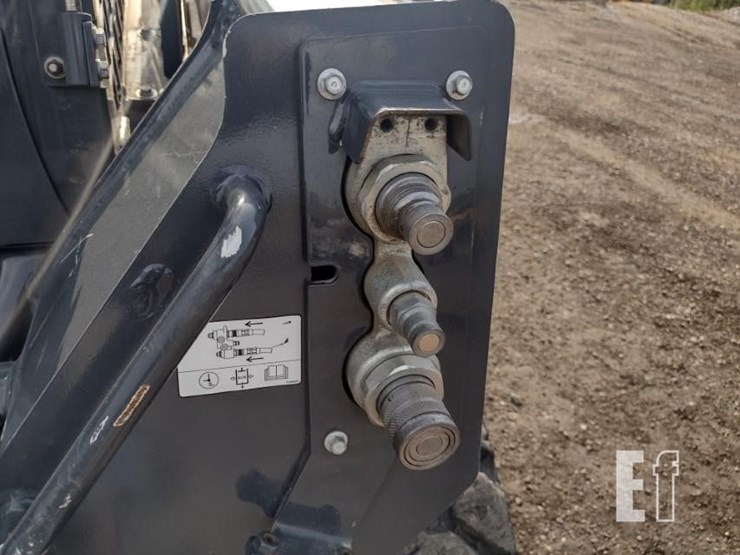 2020-deere-324g-image-15