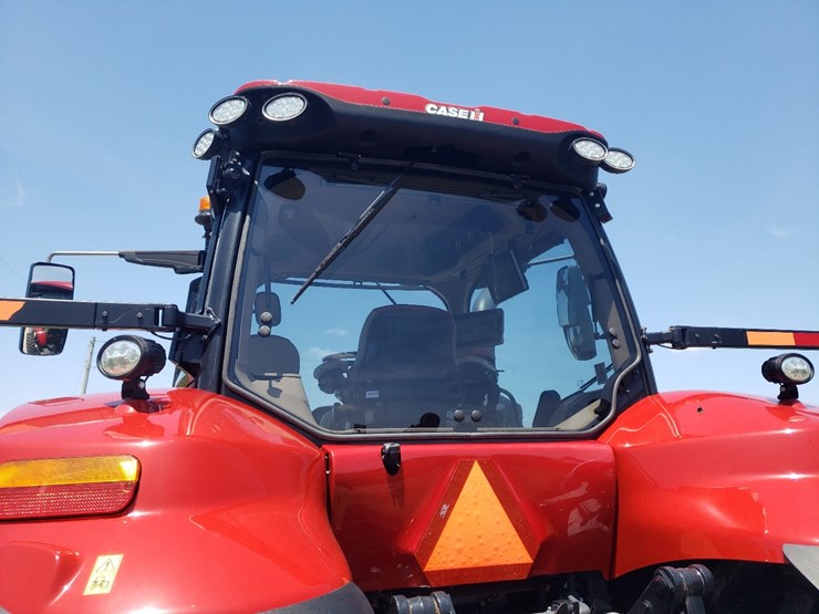 2021-case-ih-magnum-310-image-8
