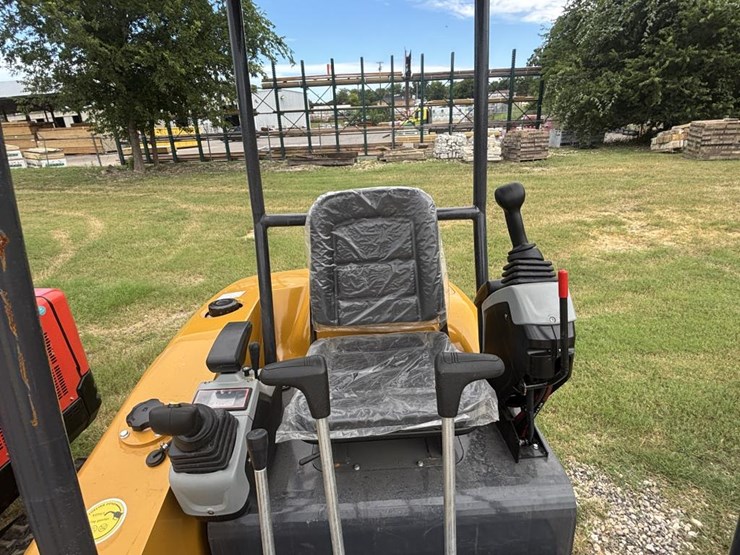 #115-•-cfg-industrial-excavator-w/-hydraulic-thumb-image-4