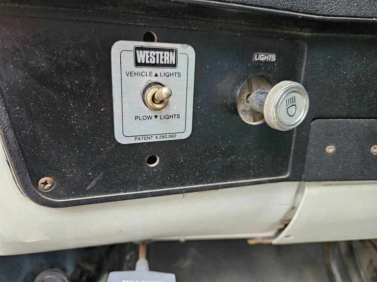 1985-gmc-3500-image-42
