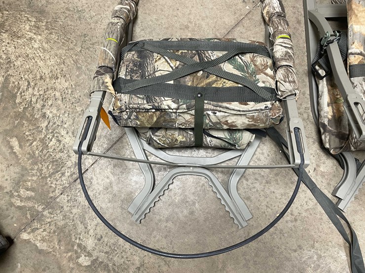 #4427-•-summit-tree-stand-image-2