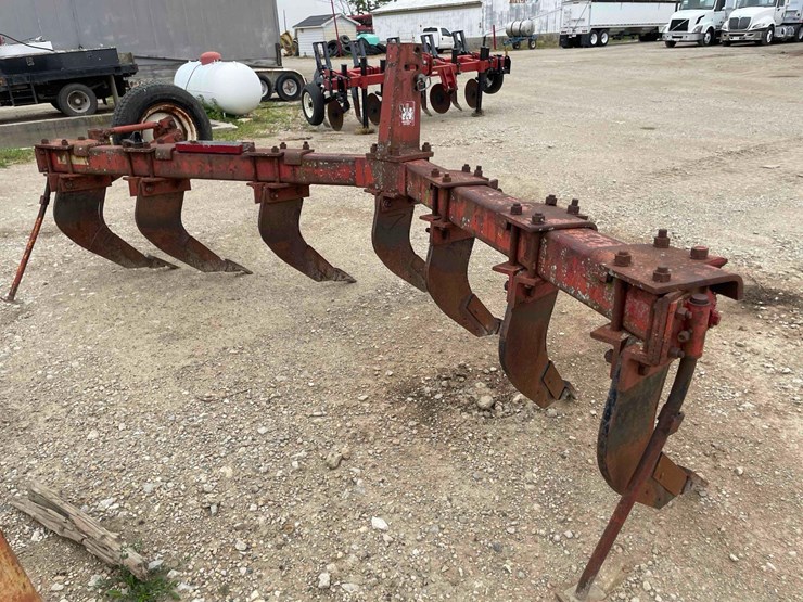 ih-7-shank-deep-ripper-image-7