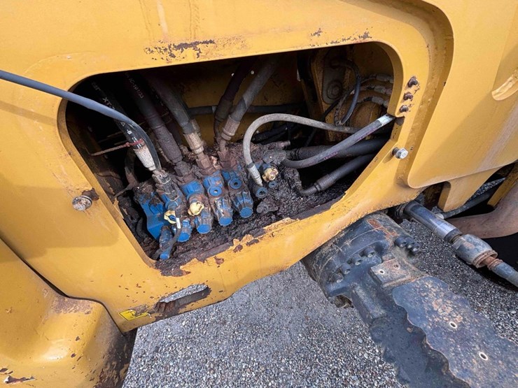 caterpillar-th407c-image-33