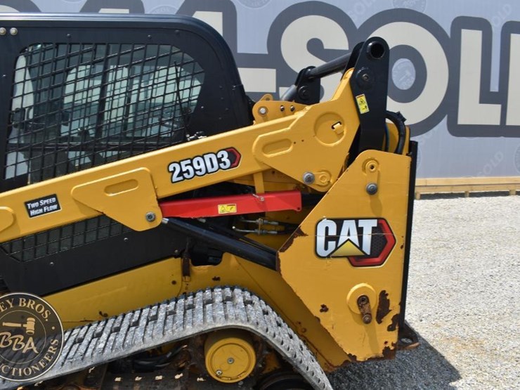 2021-caterpillar-262d3-image-29