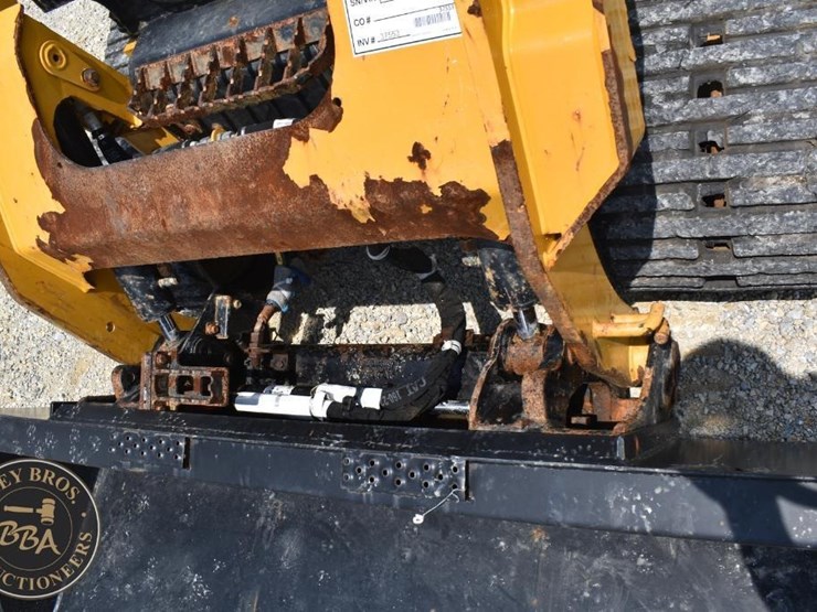 2021-caterpillar-262d3-image-23