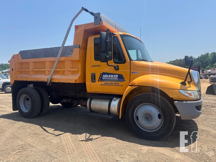 2013-international-durastar-4300-image-2