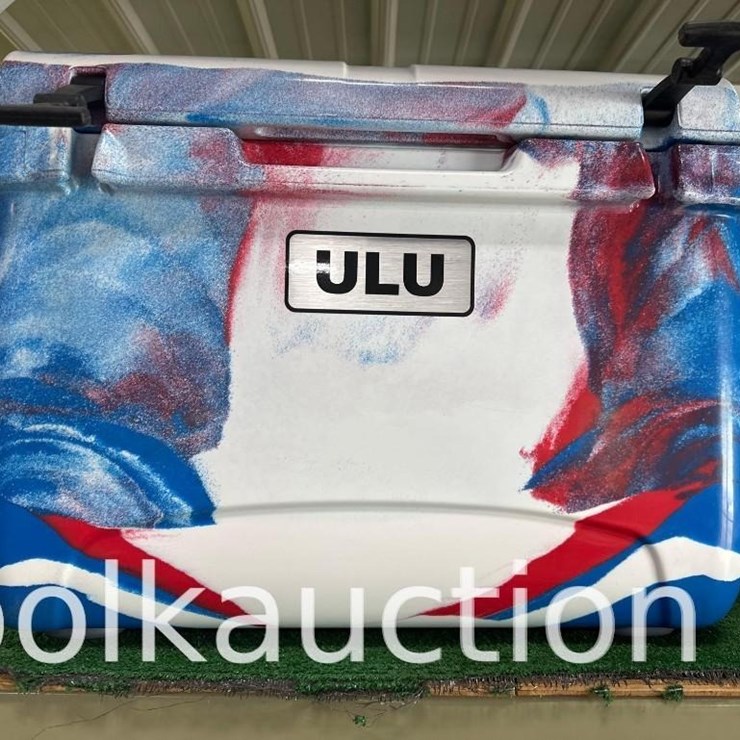 11161 - 48 CAN ULU PATRIOTIC COOLER
