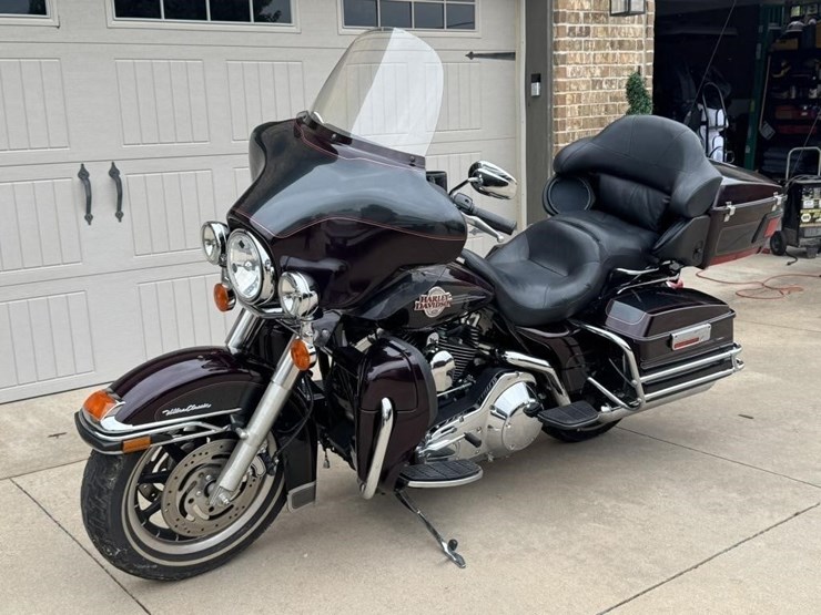 2005-harley-davidson-ultra-classic-motorcycle-image-1
