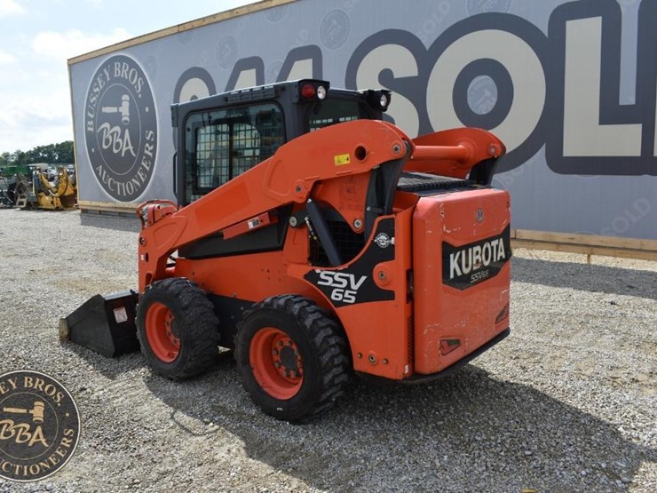 2020-kubota-ssv65-image-10