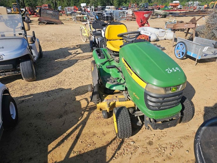 john-deere-x320-image-4