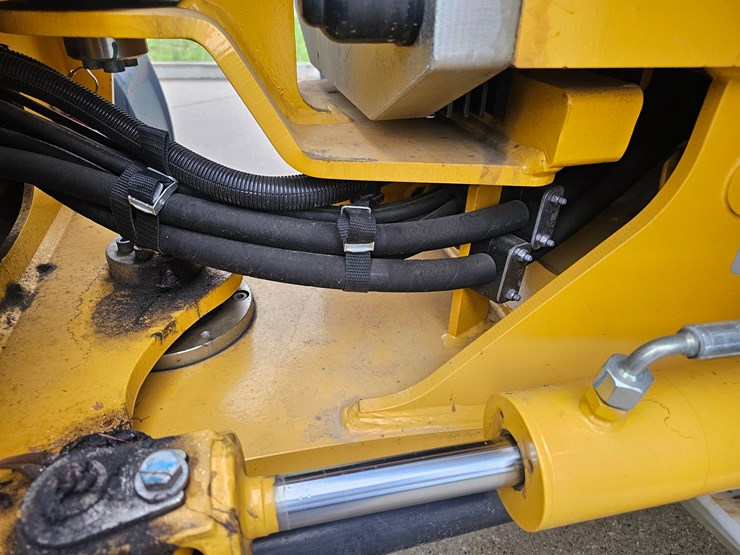 #17574-•-2024-deere-324-wheel-loader-image-33