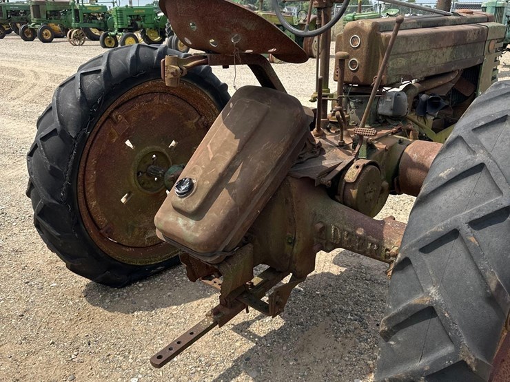 john-deere-b-image-8
