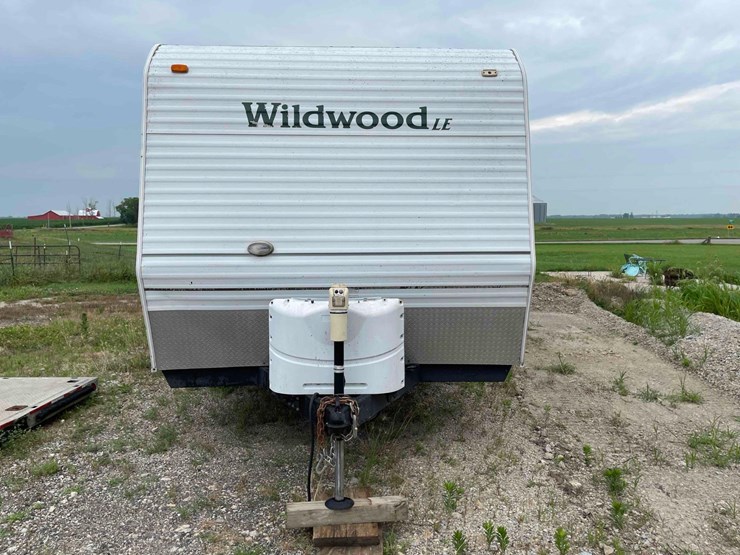 2005-wildwood-le-camper-image-2