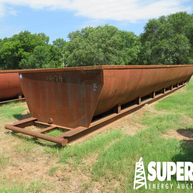 (8-9) 4'7"H x 10'W x 40'L Half Round Steel Mud Tan