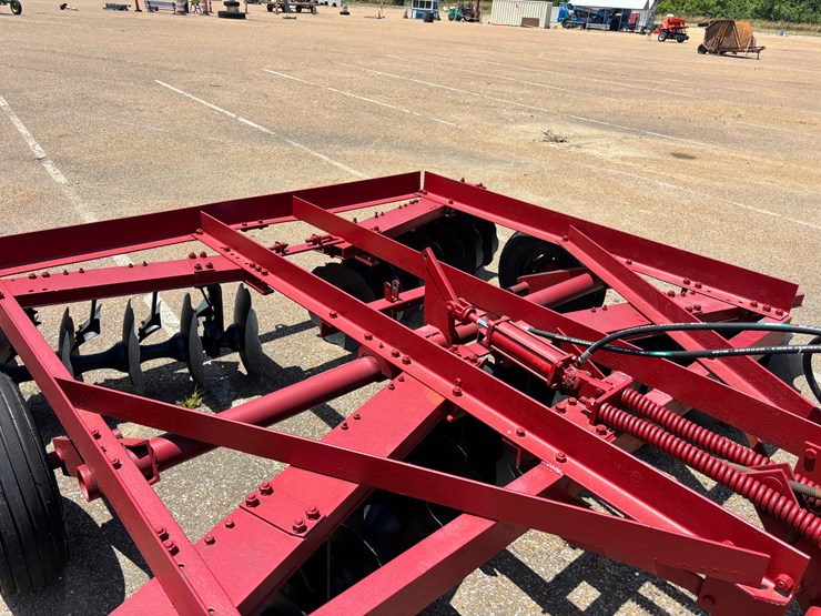 #24-•-ih-pull-type-disk--12ft-image-14