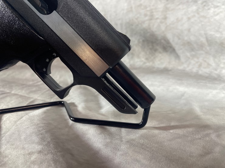 #4374-•-hi-point-cf380-380-auto-pistol,-sn:-p8204504-image-12