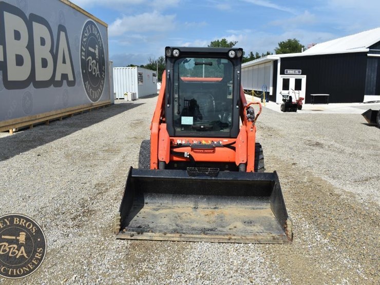 2020-kubota-ssv65-image-21