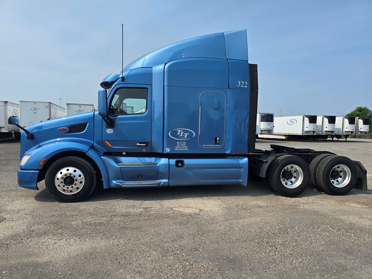 2019-peterbilt-579-image-9